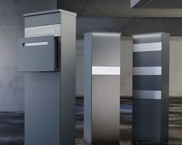 Briefkastenanlage Multibox – Freistehende Stele für 1–3 Wohneinheiten, optional mit Paketfach, Ansicht 2